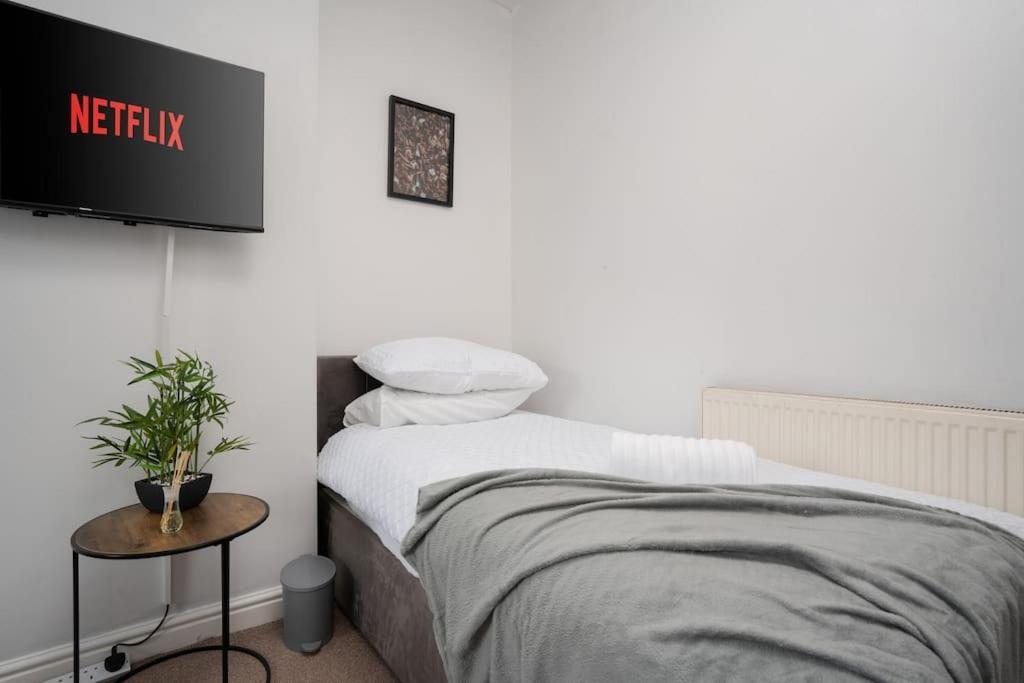 Ideal Long Retreat - Free Parking - Pool Table *
