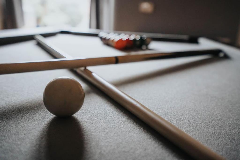 Ideal Long Retreat - Free Parking - Pool Table Apartamento Manchester