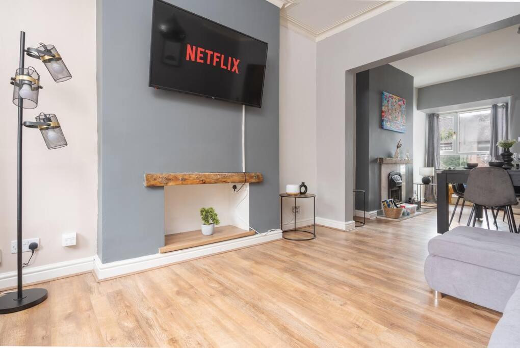 Ideal Long Retreat - Free Parking - Pool Table Apartamento Manchester