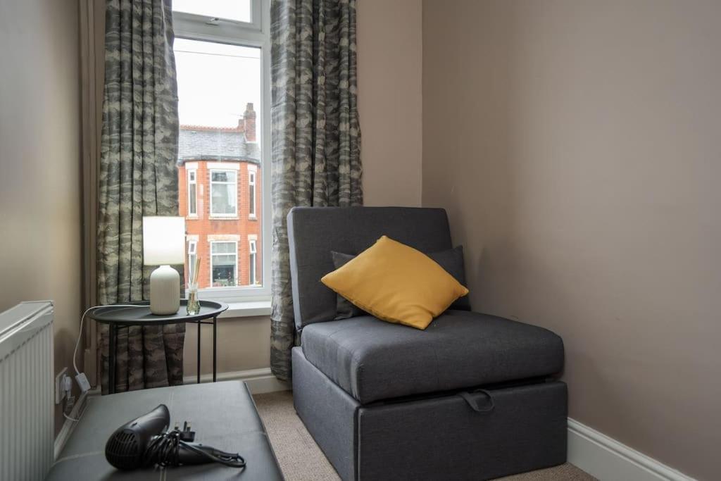 Ideal Long Retreat - Free Parking - Pool Table Apartamento *