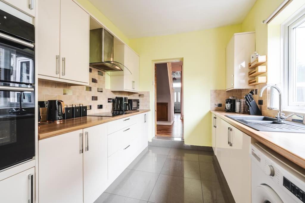 Apartamento Ideal Long Retreat - Free Parking - Pool Table Manchester