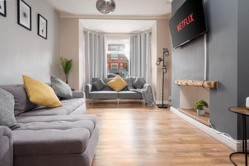 Apartment Ideal Long Retreat - Free Parking - Pool Table